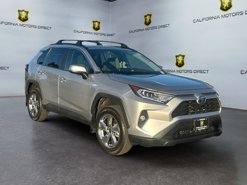 Used 2021 Toyota RAV4 XLE Premium image 7