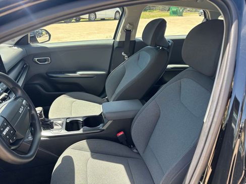 Used 2025 Kia K4 LXS image 35