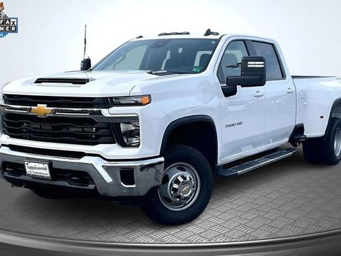 Used 2024 Chevrolet Silverado 3500 LT image 1