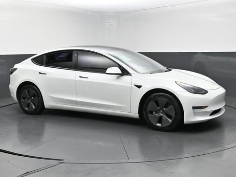 Used 2022 Tesla Model 3 Long Range AWD/4WD image 47