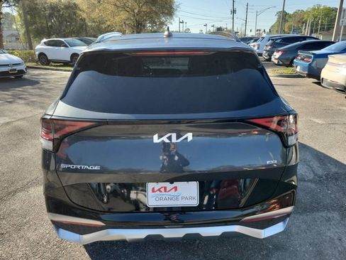Used 2024 Kia Sportage SX image 9