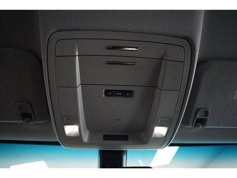 Used 2018 Chevrolet Suburban LS image 24