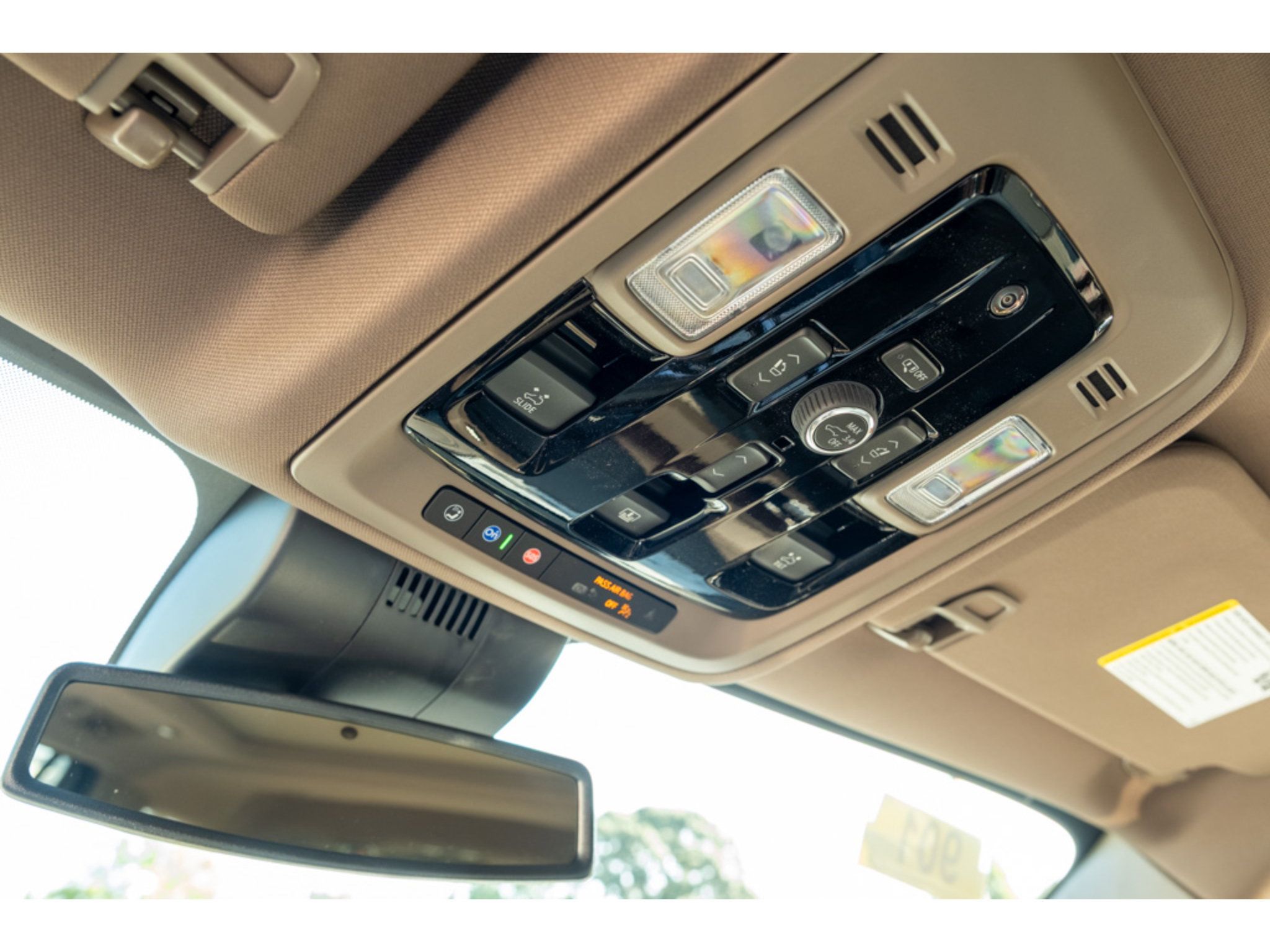 New 2026 GMC Yukon Denali w/ Sun & Power Step Package AWD/4WD image 31