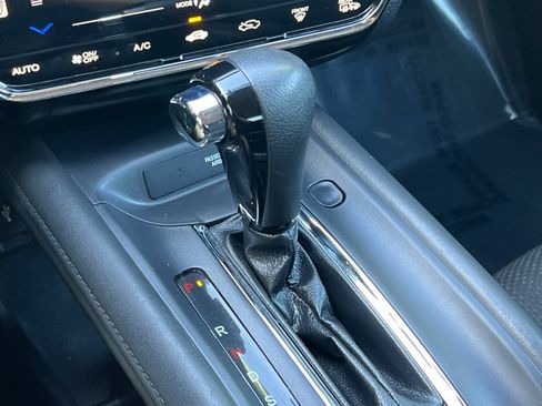 Used 2018 Honda HR-V EX image 18