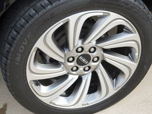Used 2023 Lincoln Navigator Reserve AWD/4WD image 11