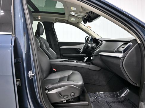 Used 2021 Volvo XC90 T5 Momentum w/ Climate Package AWD/4WD image 26