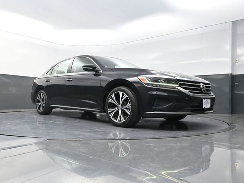 Used 2022 Volkswagen Passat 2.0T SE image 21