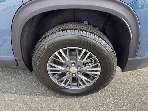 New 2026 Chevrolet Traverse LT w/ Driver Confidence Package FWD image 21