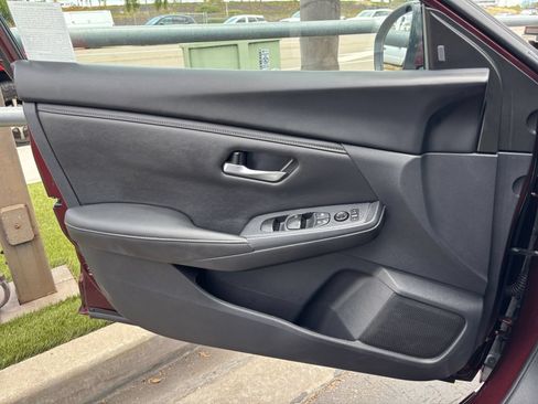 Used 2025 Nissan Sentra SV FWD image 15
