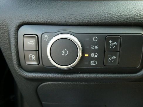 Certified 2021 Ford Explorer Limited w/ Hybrid Equipment Group 310A image 29