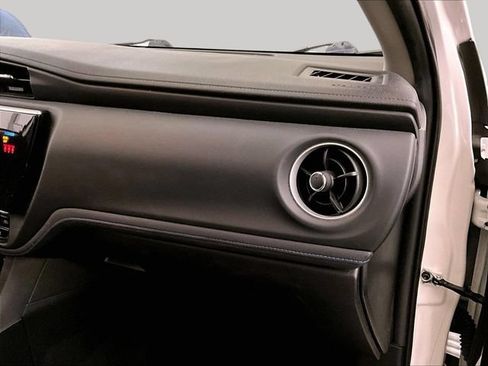 Used 2018 Toyota Corolla SE w/ Body Protection Package FWD image 15