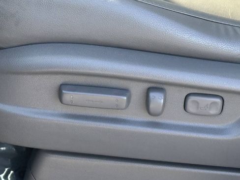 Used 2016 Honda Odyssey Touring Elite image 9