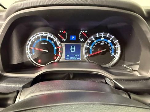 Used 2019 Toyota 4Runner TRD Off-Road Premium AWD/4WD image 18