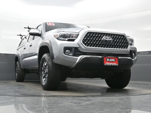Used 2018 Toyota Tacoma TRD Off-Road w/ Technology Package AWD/4WD image 23