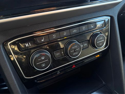 Used 2022 Volkswagen Atlas Cross Sport SEL Premium R-Line image 29