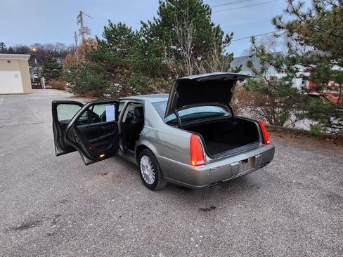 Used 2011 Cadillac DTS Luxury image 22