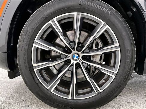 Used 2024 BMW X6 xDrive40i w/ Parking Assistance Package AWD/4WD image 11
