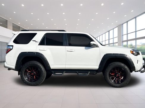 Used 2022 Toyota 4Runner TRD Off-Road Premium w/ Moonroof Package AWD/4WD image 3