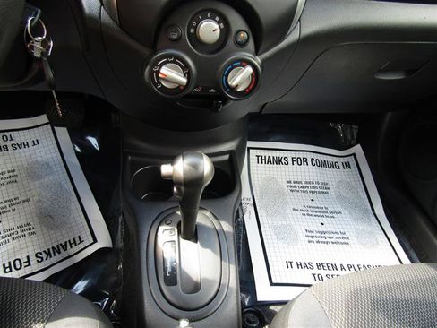 Used 2013 Nissan Versa SV w/ Convenience Pkg image 18
