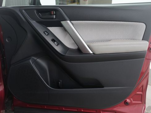 Used 2018 Subaru Forester 2.5i image 9