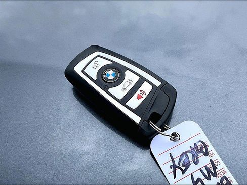 Used 2016 BMW M4 Coupe RWD image 8