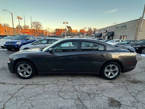 Used 2014 Dodge Charger SE w/ Sport Appearance Group image 5