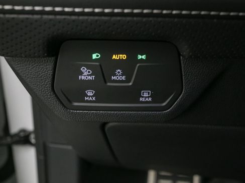 Used 2024 Volkswagen Atlas Cross Sport SEL Premium R-Line image 43