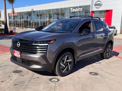 New 2026 Nissan Kicks SV image 4