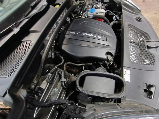Used 2018 Porsche Macan AWD/4WD image 76