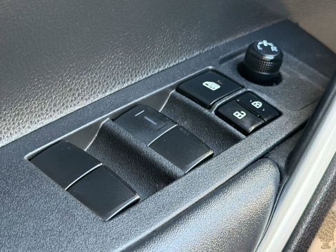 Used 2022 Toyota Corolla Cross L FWD image 26