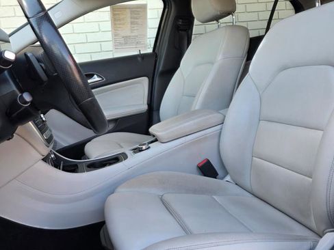 Used 2018 Mercedes-Benz GLA 250 4MATIC image 11