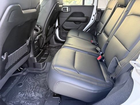 New 2026 Jeep Wrangler Unlimited Sahara AWD/4WD image 10
