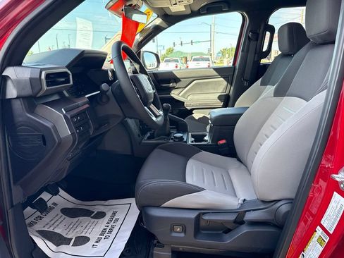 Used 2025 Toyota Tacoma TRD Off-Road AWD/4WD image 22