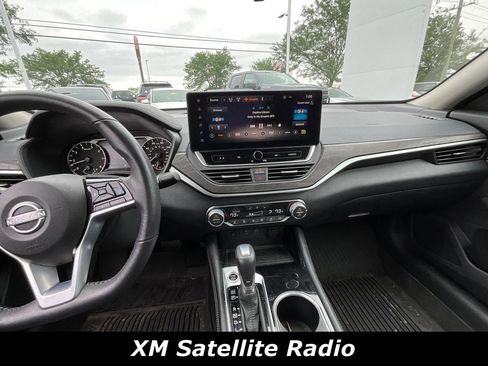 Used 2025 Nissan Altima 2.5 SL FWD image 9