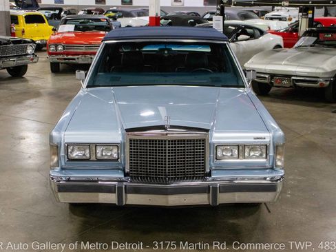 Used 1986 Lincoln Town Car image 11