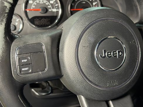 Used 2018 Jeep Wrangler Unlimited Sport S AWD/4WD image 39