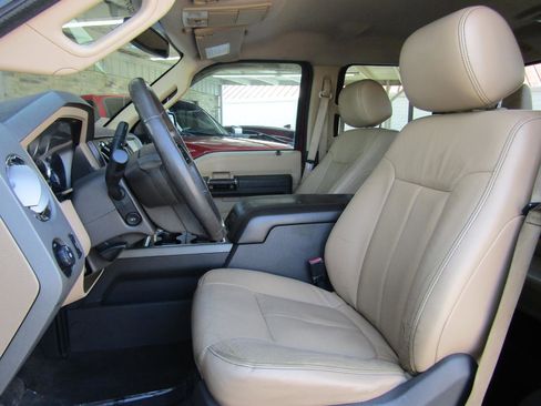 Used 2012 Ford F250 Lariat w/ Chrome Pkg image 8