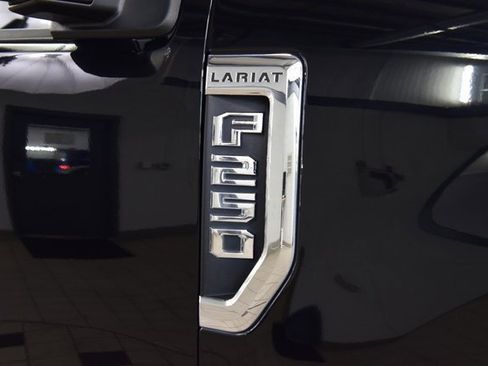 Used 2021 Ford F250 Lariat w/ Lariat Ultimate Package image 13