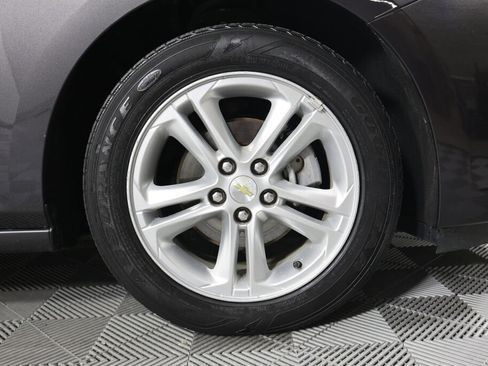 Used 2017 Chevrolet Cruze LT image 6