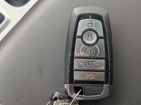 Used 2022 Ford Explorer Platinum w/ Technology Package AWD/4WD image 34