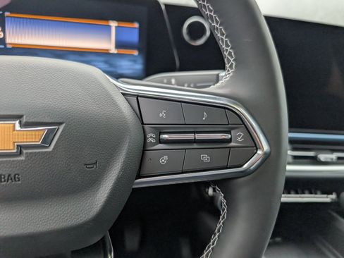 New 2026 Chevrolet Equinox EV LT image 18