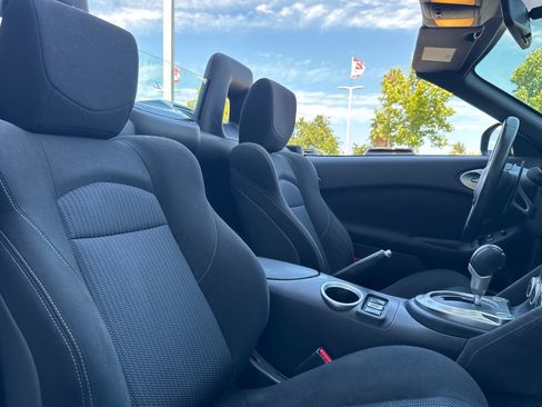 Used 2014 Nissan 370Z Roadster RWD image 22