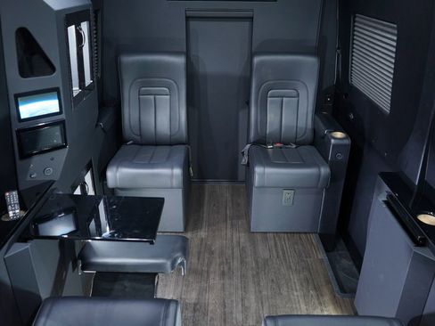 Used 2022 Mercedes-Benz Sprinter 2500 image 19