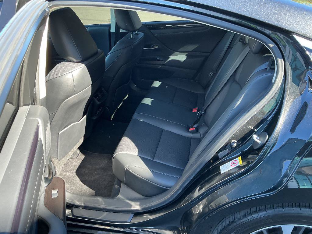 Used 2019 Lexus ES 350 w/ Premium Package FWD image 12
