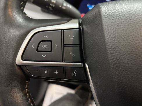 Used 2023 Toyota Highlander Platinum image 26