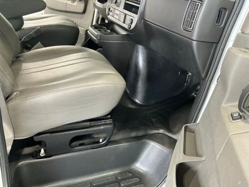 Used 2023 Chevrolet Express 3500 w/ Driver Convenience Package RWD image 16