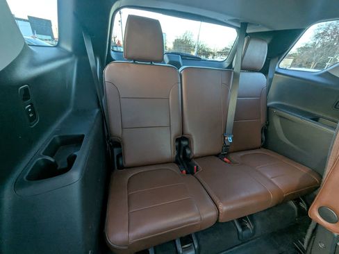 Used 2018 Chevrolet Traverse High Country image 14