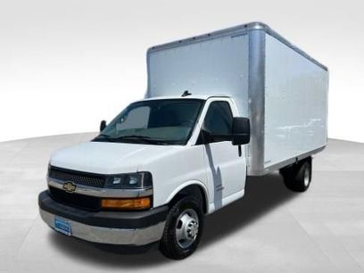New 2025 Chevrolet Express 4500 Extended w/ Power Convenience Package