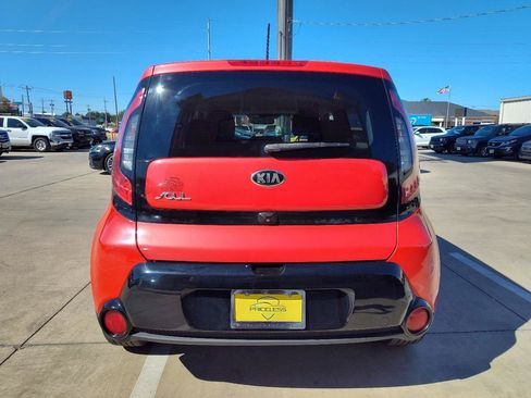 Used 2016 Kia Soul + FWD image 5
