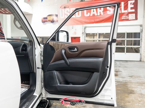 Used 2021 INFINITI QX80 Premium Select w/ All-Season Package image 44